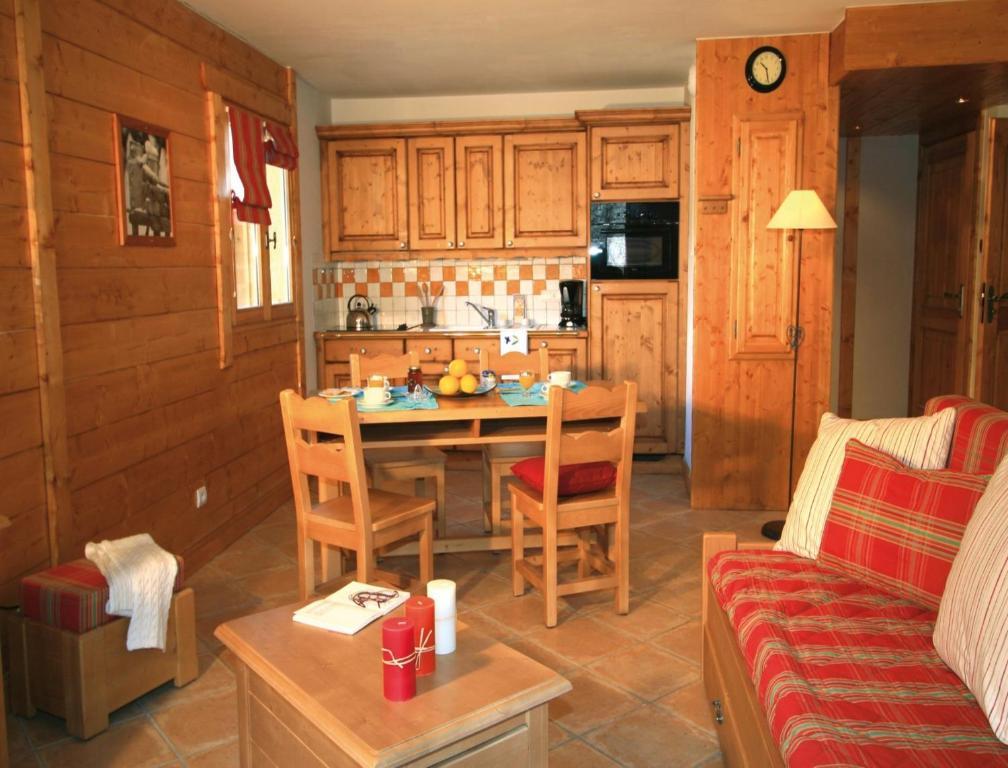 Lagrange Vacances Le Hameau Du Rocher Blanc Aparthotel Serre Chevalier Room photo