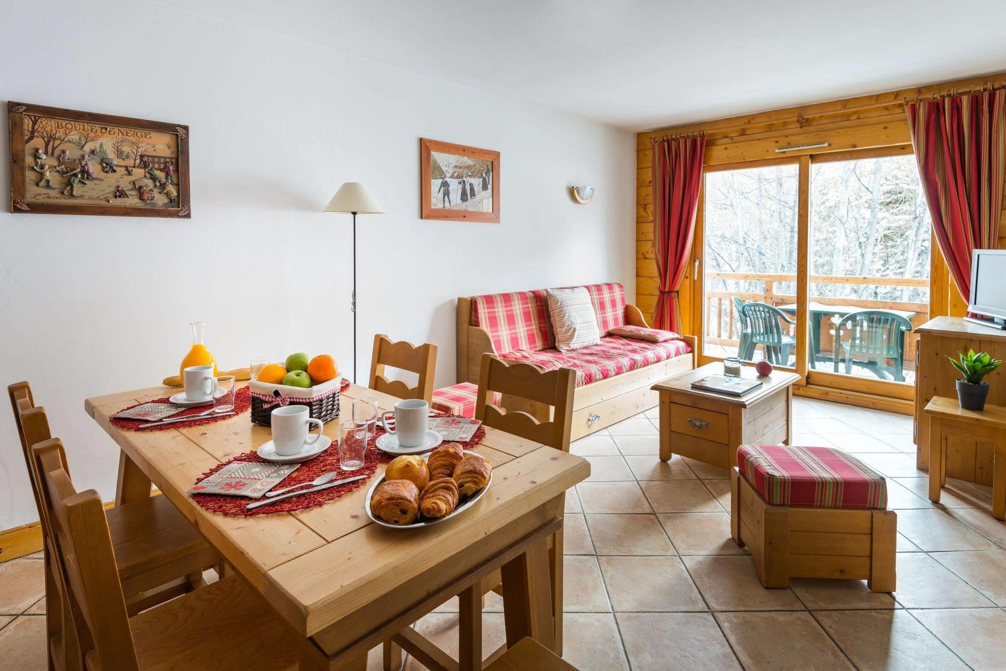 Lagrange Vacances Le Hameau Du Rocher Blanc Serre Chevalier Exterior photo