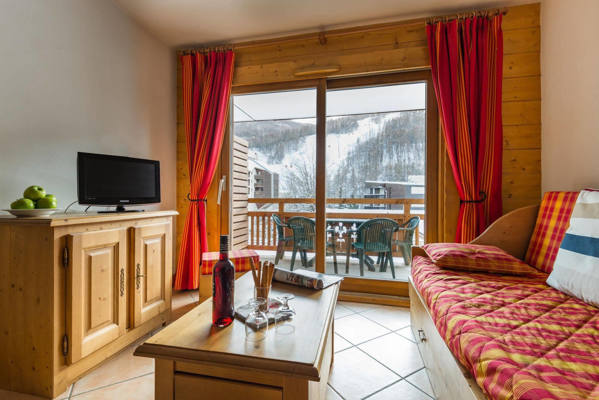Lagrange Vacances Le Hameau Du Rocher Blanc Serre Chevalier Exterior photo