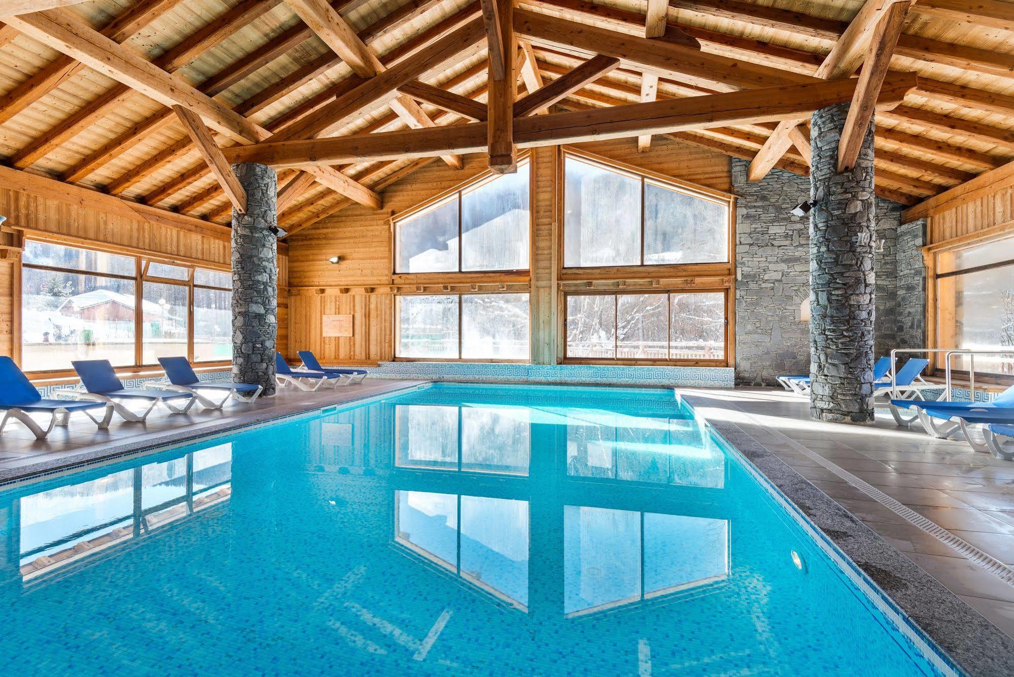 Lagrange Vacances Le Hameau Du Rocher Blanc Serre Chevalier Exterior photo